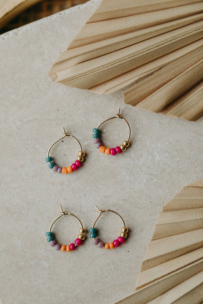 FORMENTERA - filigrane Creolen mit bunten Perlen