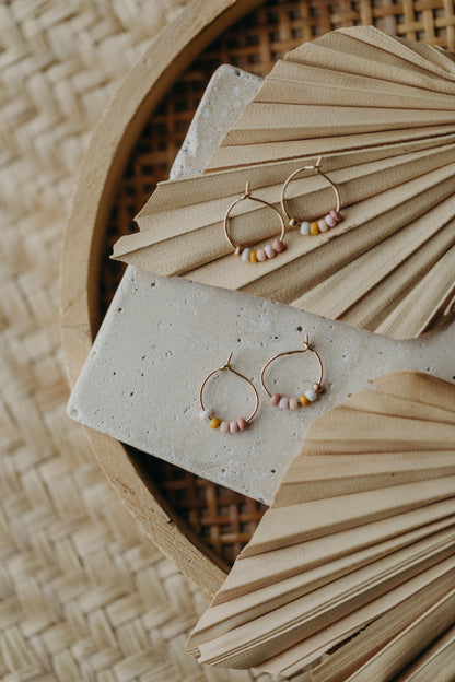 FARO - filigrane Creolen mit bunten Perlen