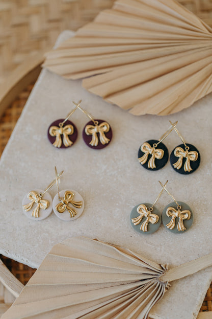 ROSALIE - runde grüne Polymer Ton Creolen mit goldener Schleife