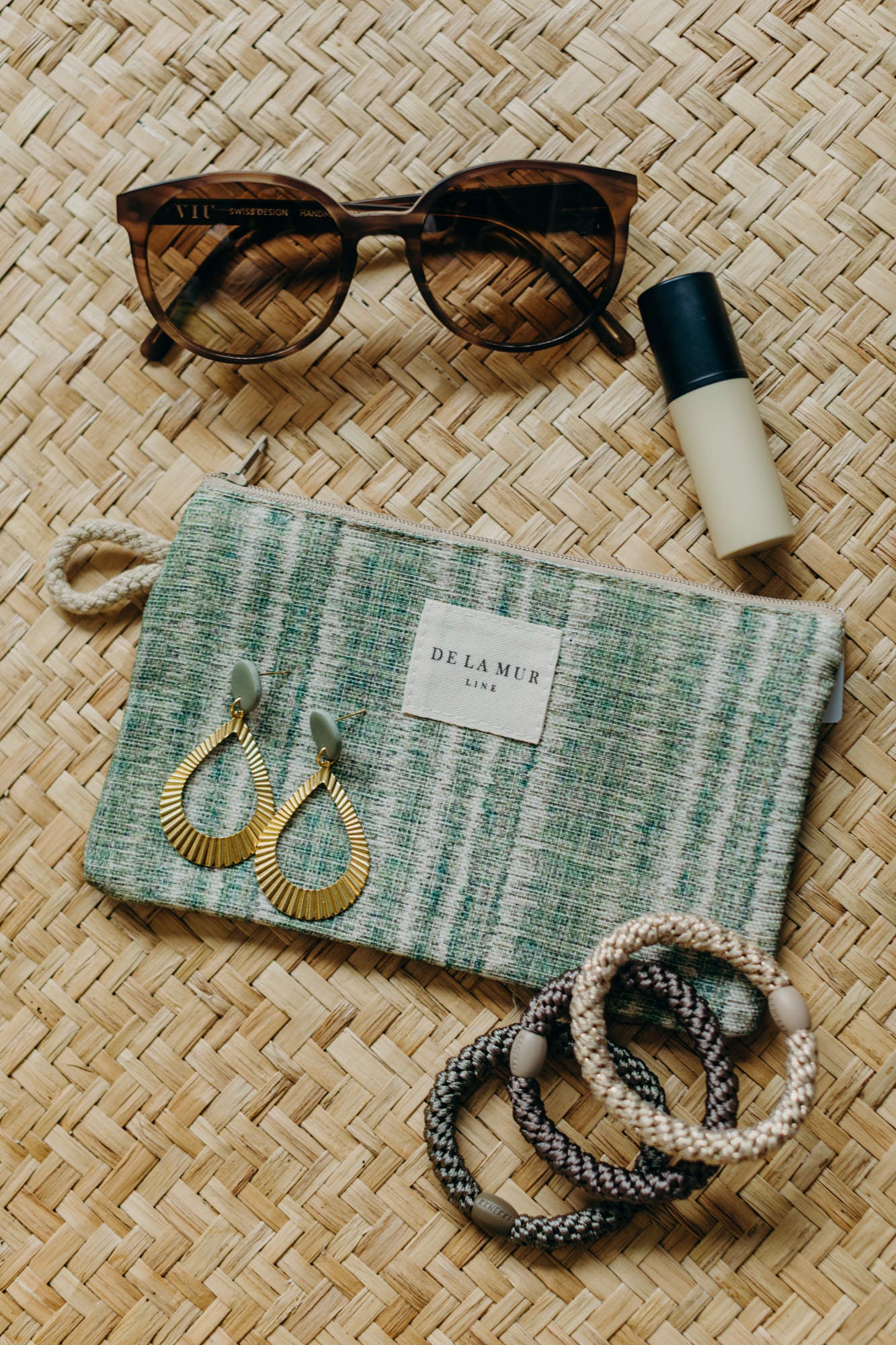 DeLaMur_Beauty Bag Mini IPES_Ohrringe