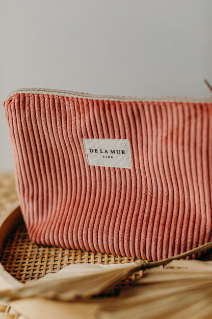 DeLaMur_Beauty Bag Klein CORAL_Nahaufnahme