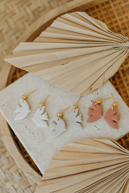ELORA - small bird earrings in light terracotta