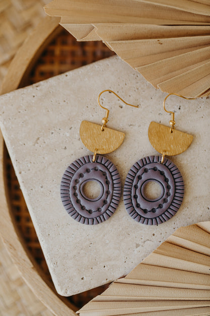 ESME - ovale Boho Ohrringe mit Muster in lavendel