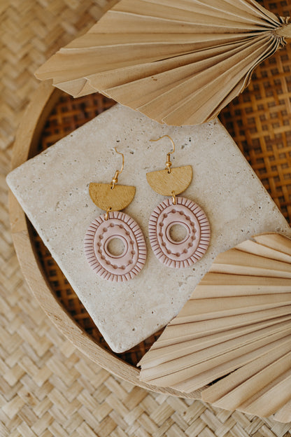 ESME - ovale Boho Ohrringe mit Muster in rosa