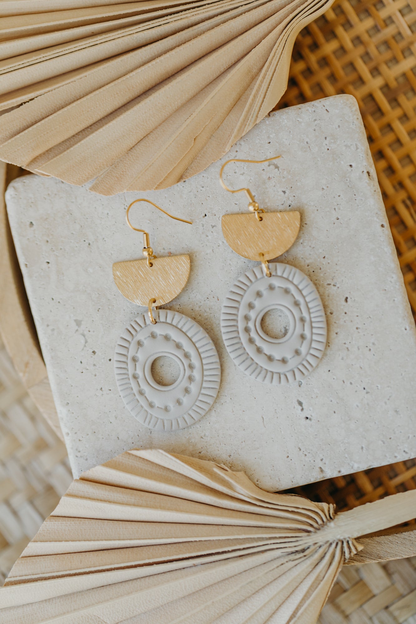 ESME - helle ovale Boho Ohrringe mit Muster