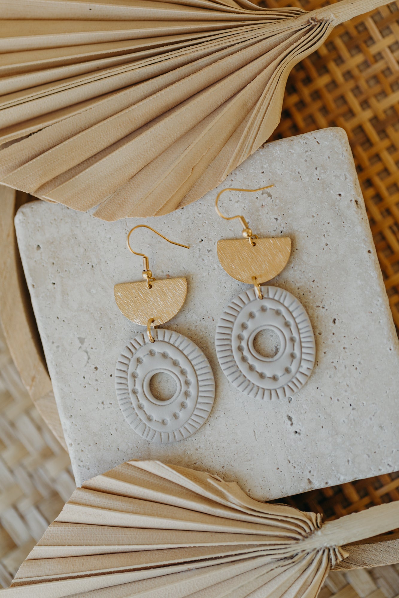 ESME - helle ovale Boho Ohrringe mit Muster