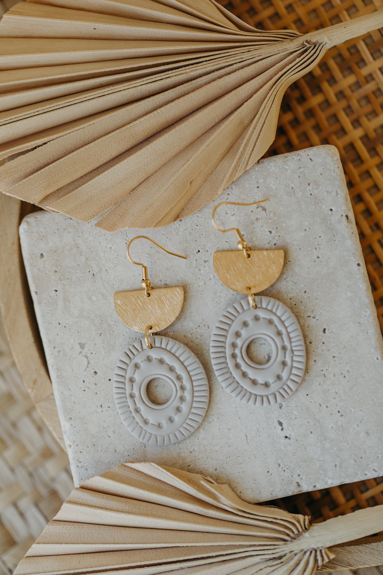 ESME - helle ovale Boho Ohrringe mit Muster