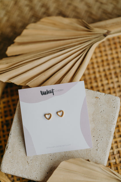 Ohrstecker schmales gepunktetes Herz