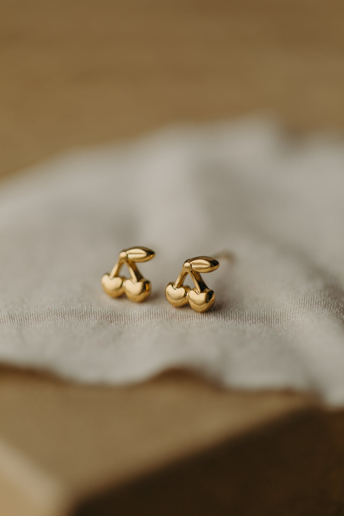 small eye earrings
