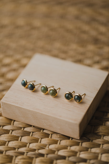 grüne indischer Achat Edelstein Ohrstecker gold (6 mm)