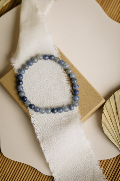 Bracelet with blue aventurine gemstone beads