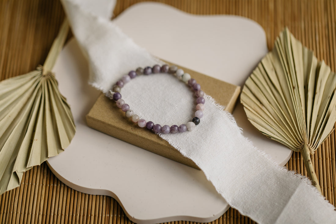 Armband mit lila Jade Edelstein Perlen