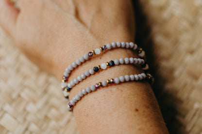 two-tone glass bead bracelet blue &amp;amp; cream