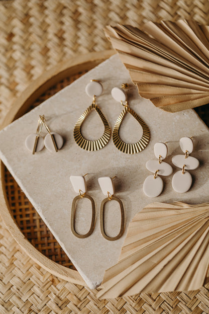 ALMA - Polymer Ton Ohrring in Vanille