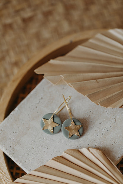 FRANZI - eukalyptus grüne Creolen mit Stern