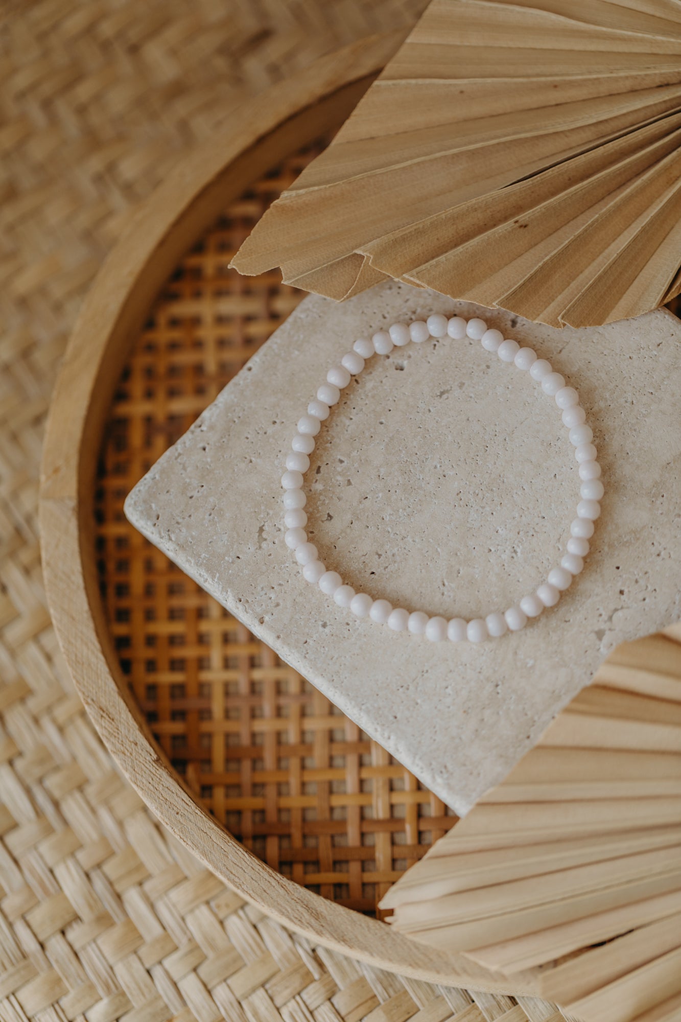 weißes Glasperlenarmband (4mm)