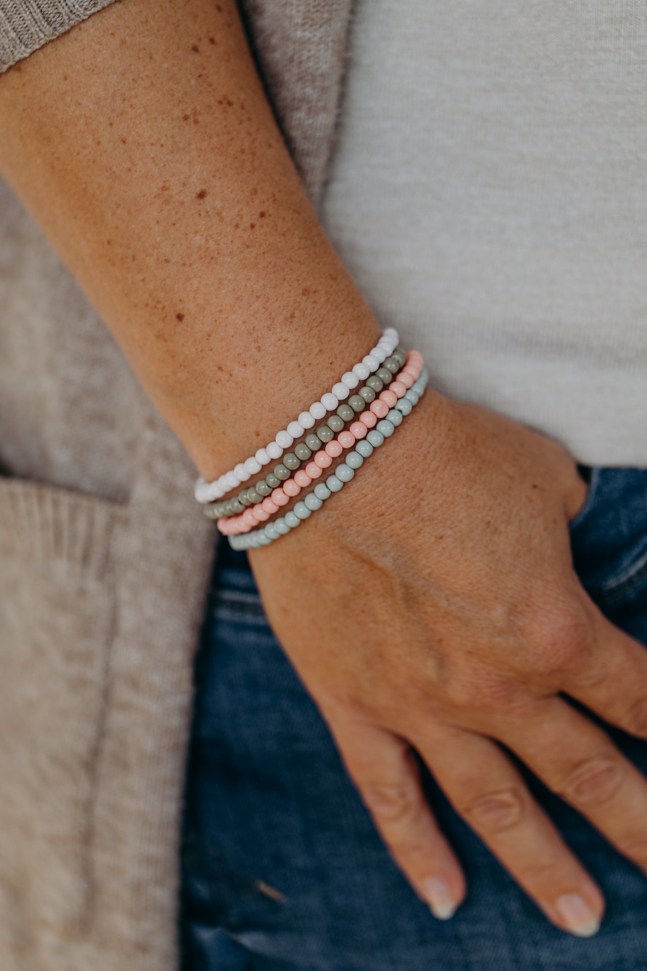 eucalyptus green glass bead bracelet (4mm)