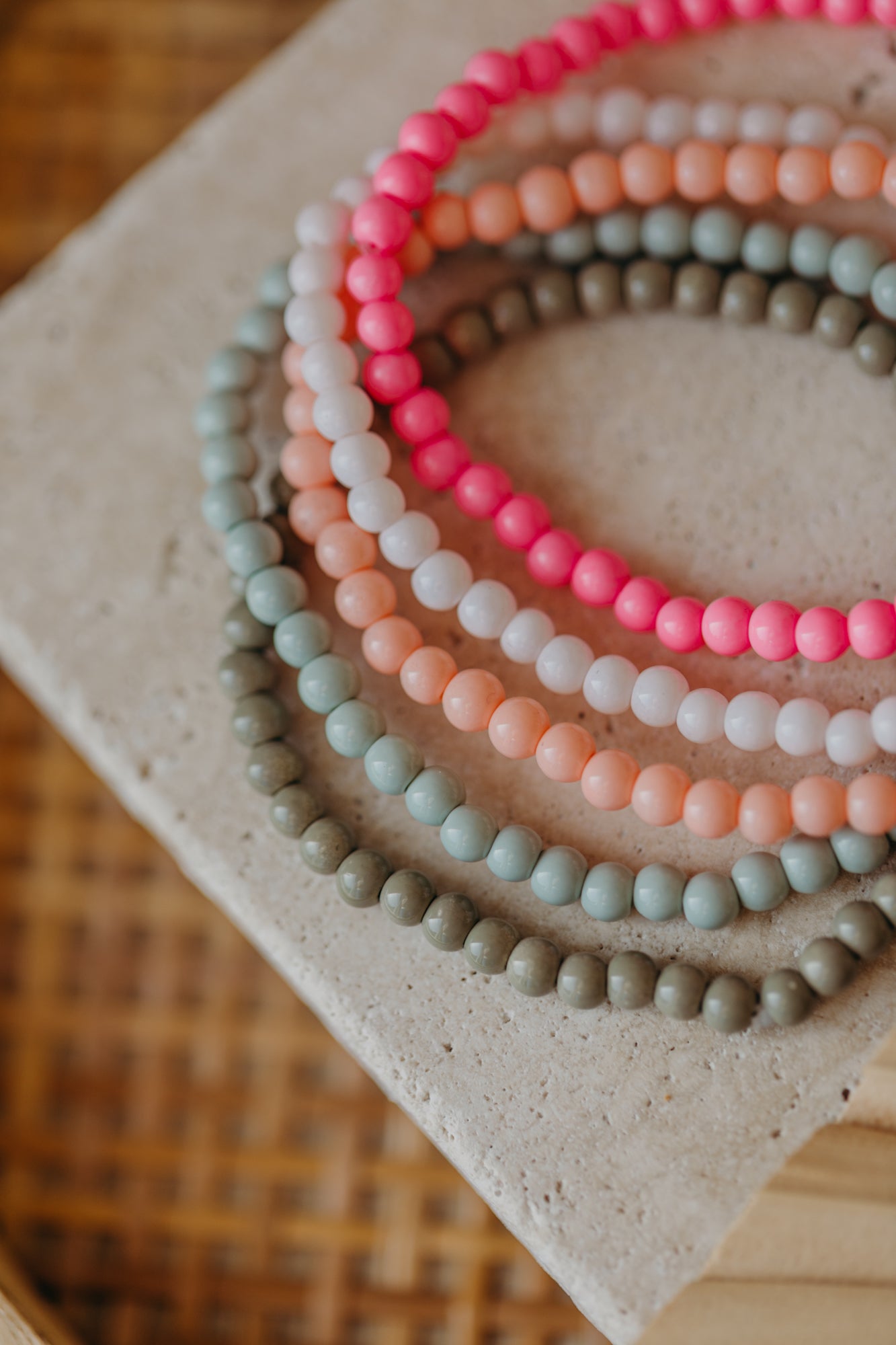 pinkes Glasperlenarmband (4mm)