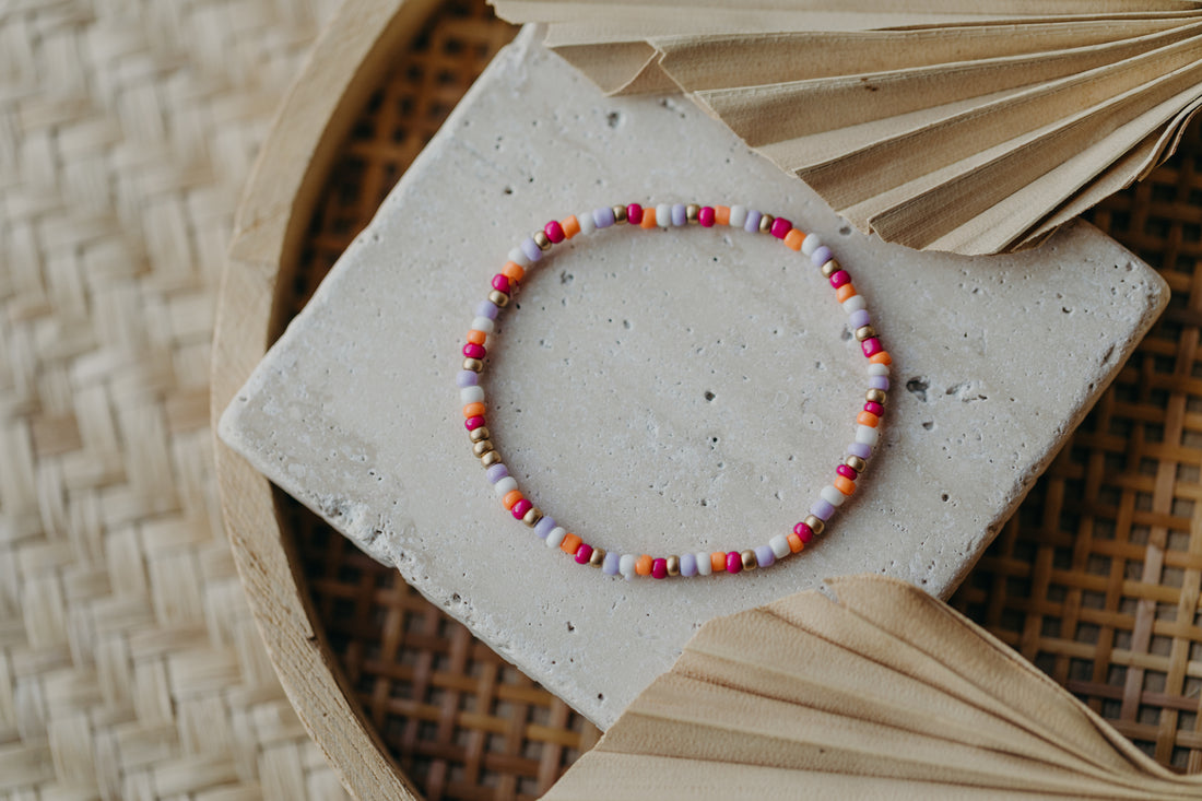 two-tone glass bead bracelet blue &amp;amp; cream
