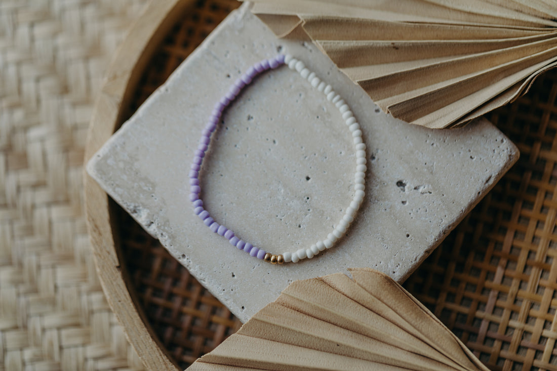 two-tone glass bead bracelet blue &amp;amp; cream