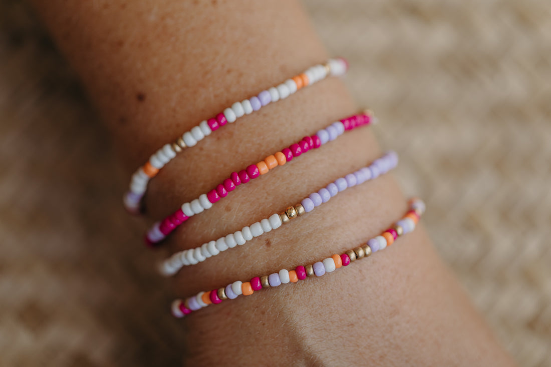 two-tone glass bead bracelet blue &amp;amp; cream