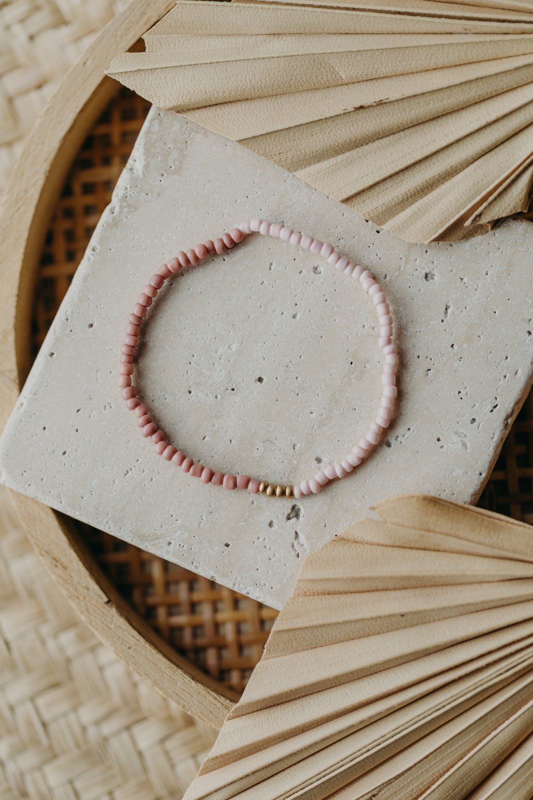 two-tone glass bead bracelet blue &amp;amp; cream