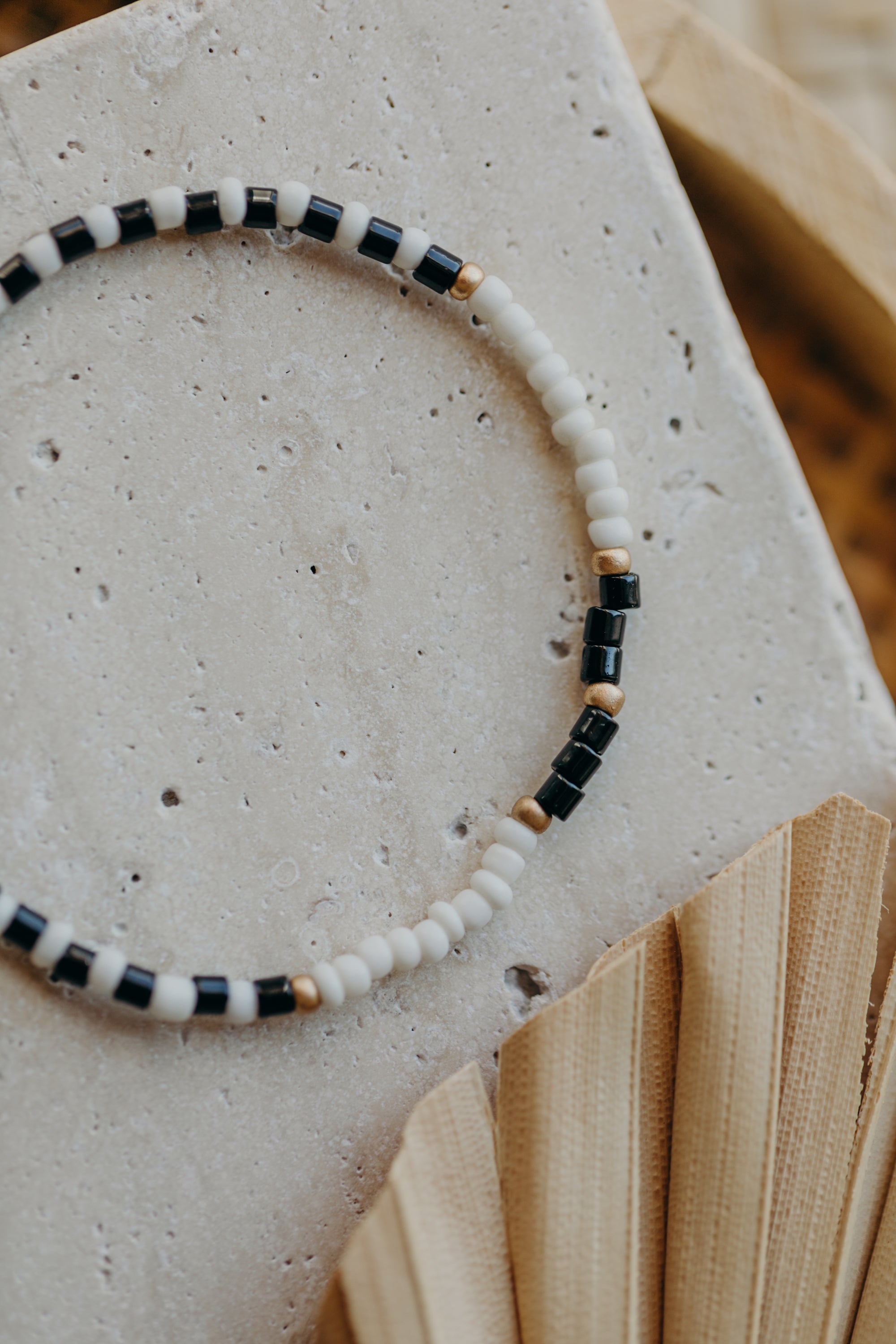 two-tone glass bead bracelet blue &amp;amp; cream