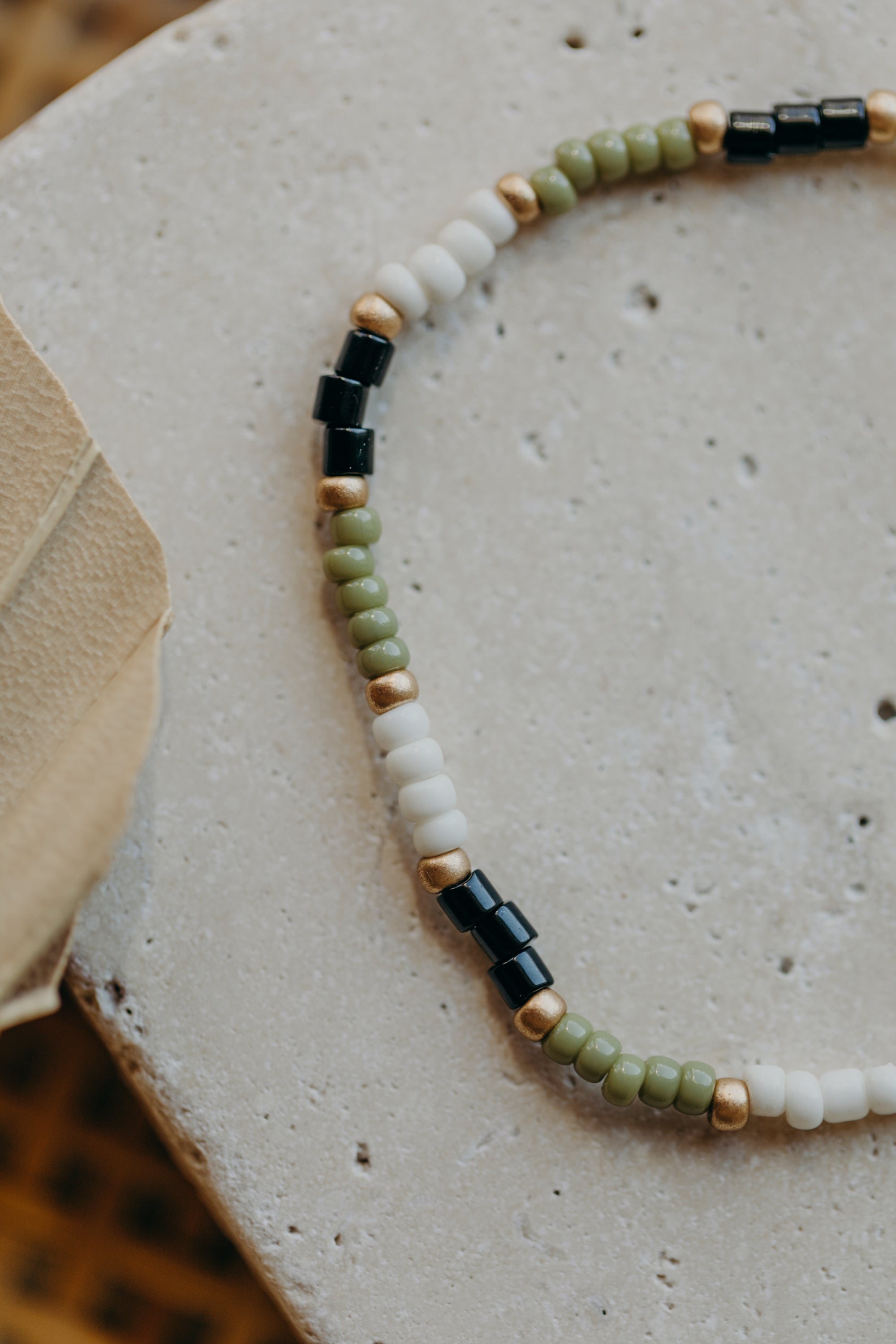 two-tone glass bead bracelet blue &amp;amp; cream