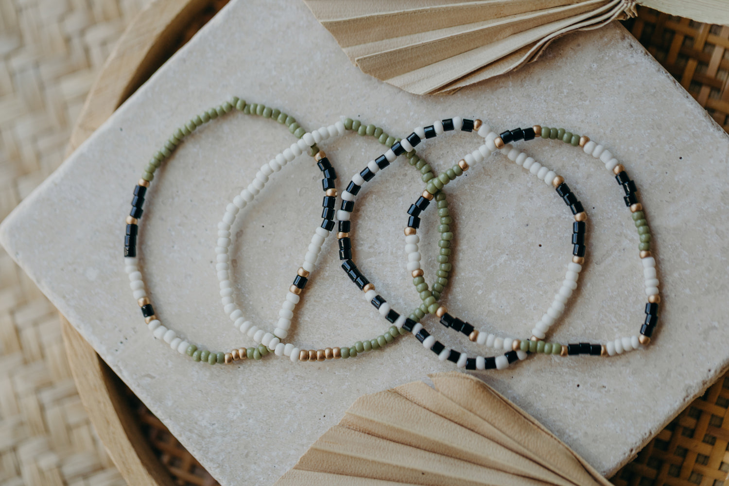 two-tone glass bead bracelet blue &amp;amp; cream