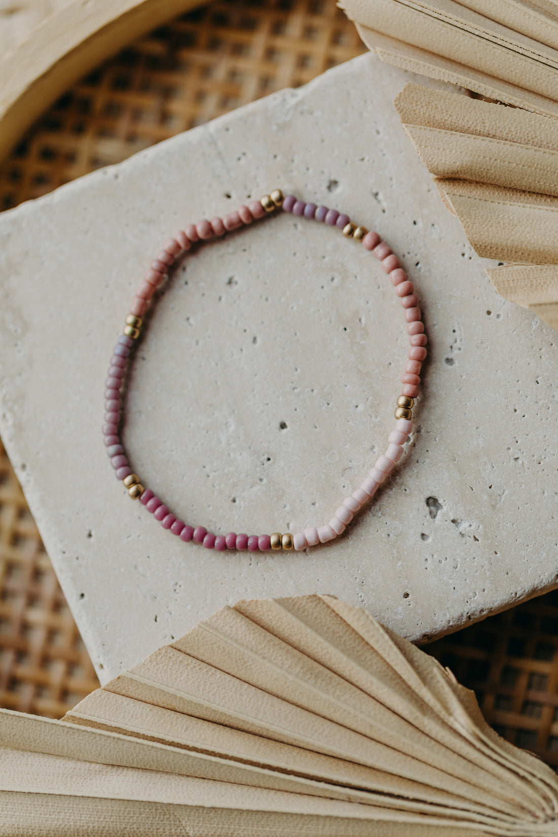 two-tone glass bead bracelet blue &amp;amp; cream