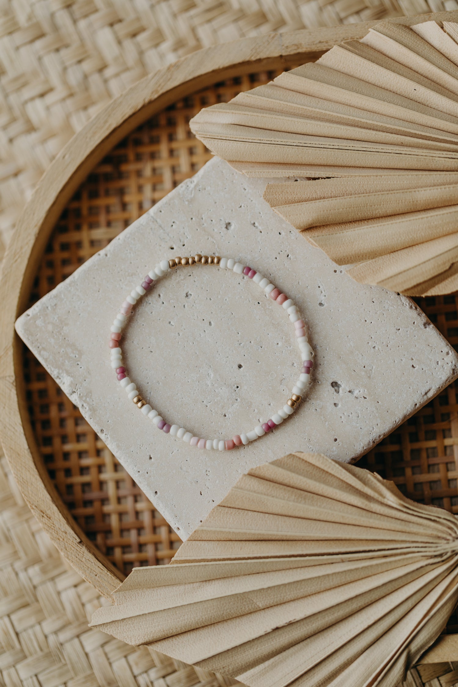 two-tone glass bead bracelet blue &amp;amp; cream