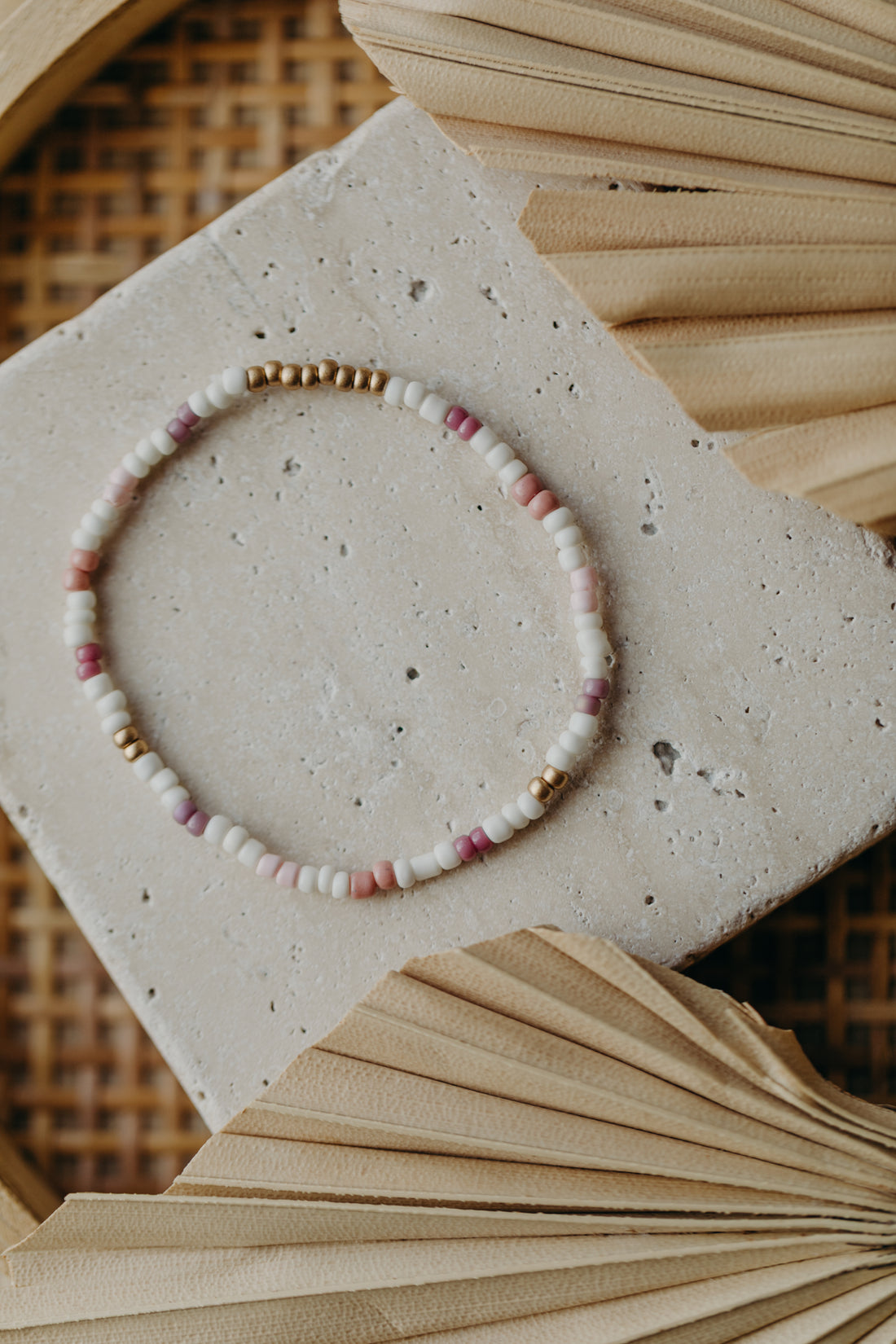 two-tone glass bead bracelet blue &amp;amp; cream
