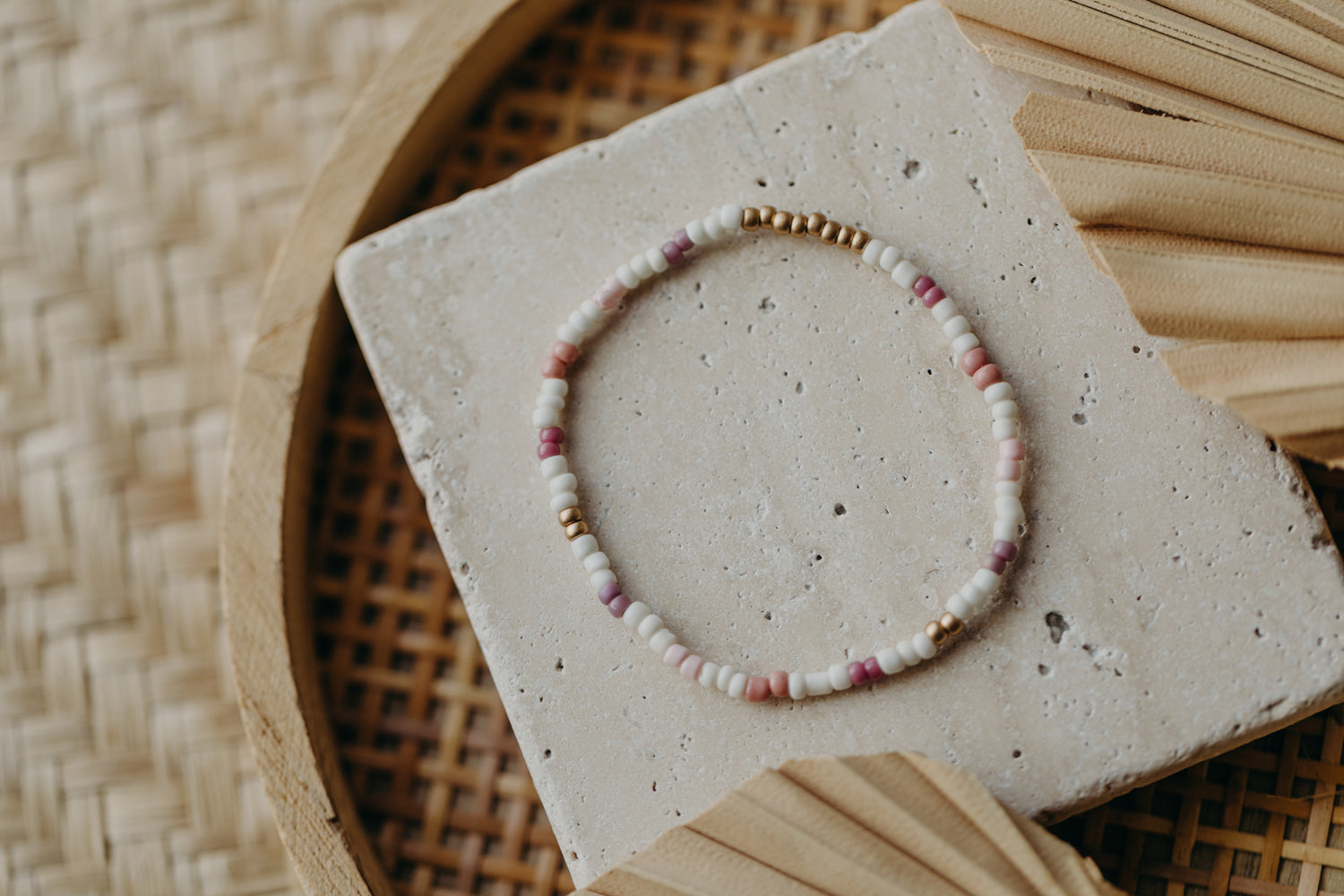 two-tone glass bead bracelet blue &amp;amp; cream