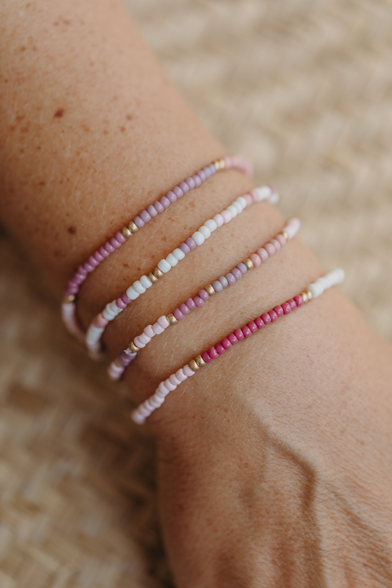 two-tone glass bead bracelet blue &amp;amp; cream