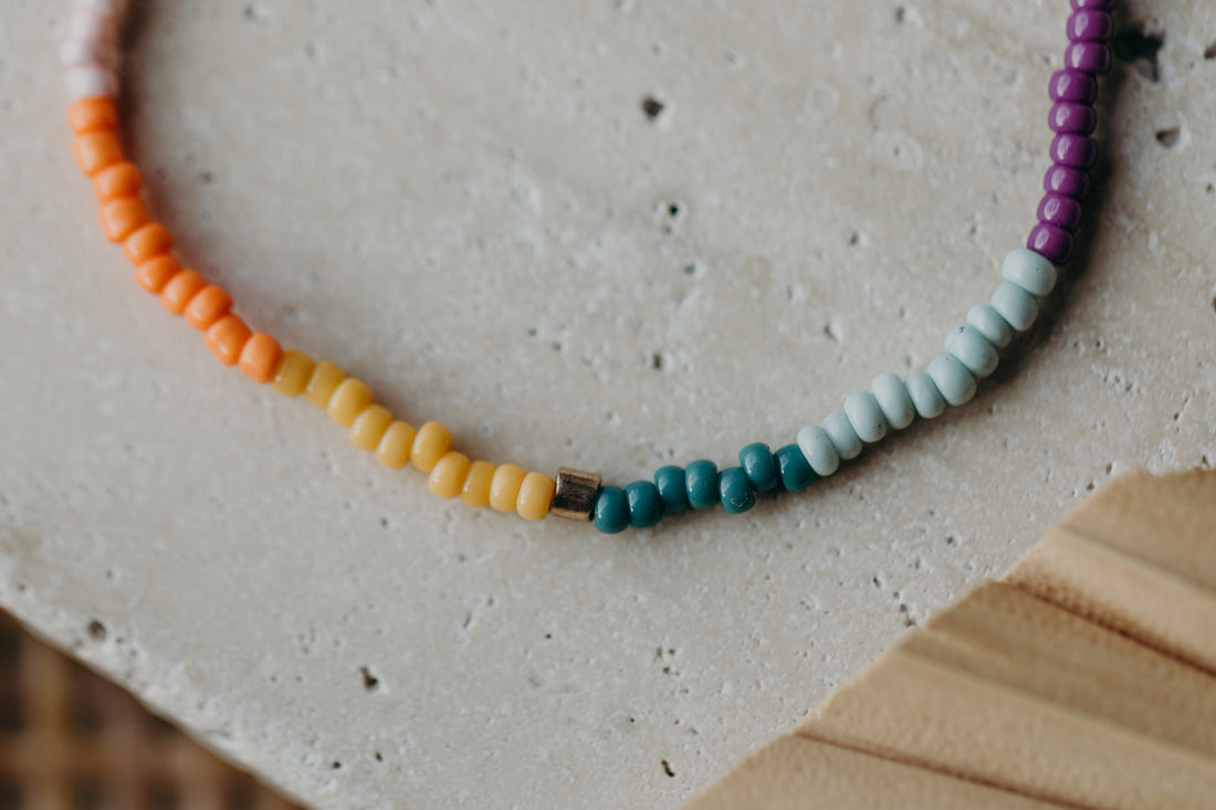 two-tone glass bead bracelet blue &amp;amp; cream