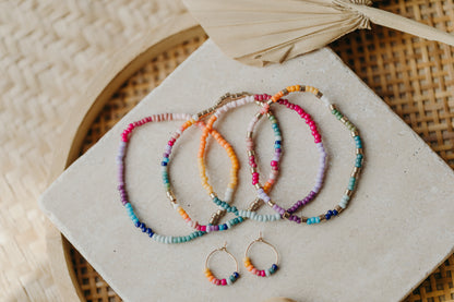 Hoop earrings with round plate - champagne colors