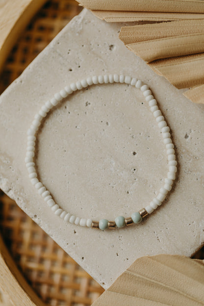 two-tone glass bead bracelet blue &amp;amp; cream