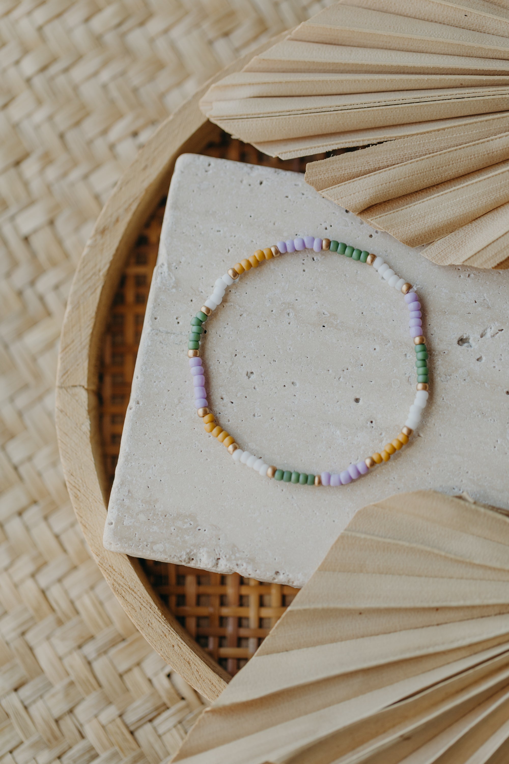 two-tone glass bead bracelet blue &amp;amp; cream