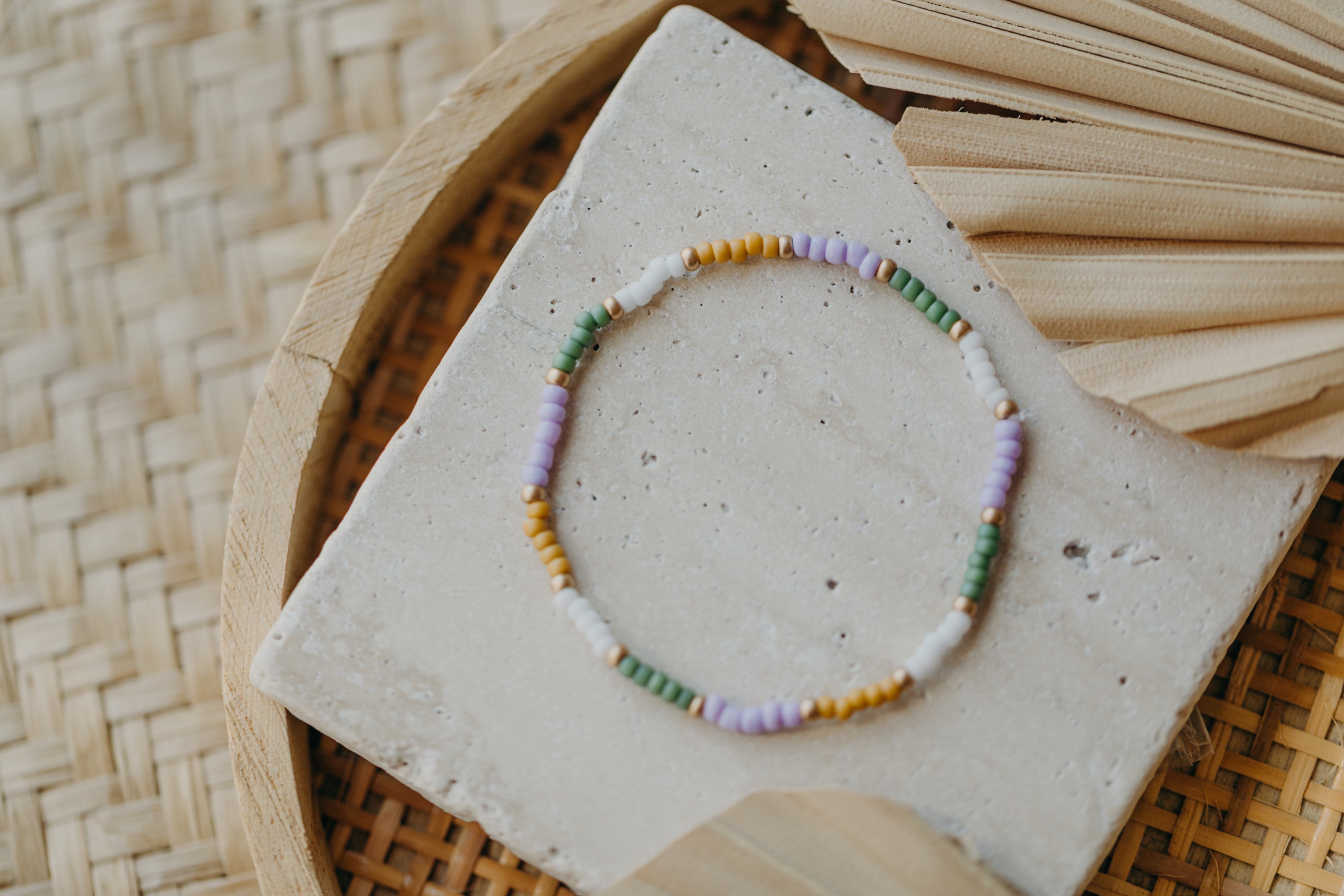 two-tone glass bead bracelet blue &amp;amp; cream