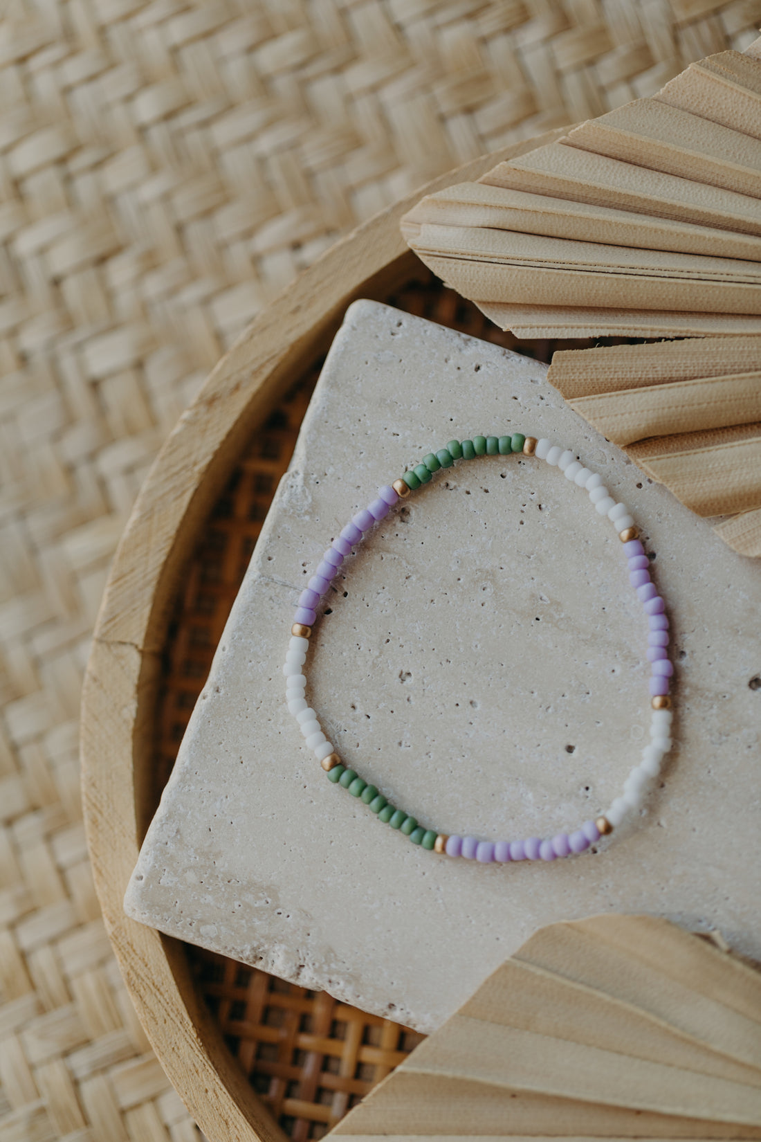 two-tone glass bead bracelet blue &amp;amp; cream