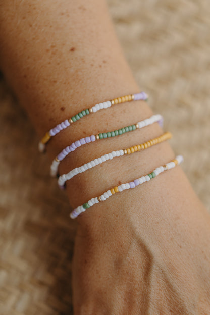 two-tone glass bead bracelet blue &amp;amp; cream