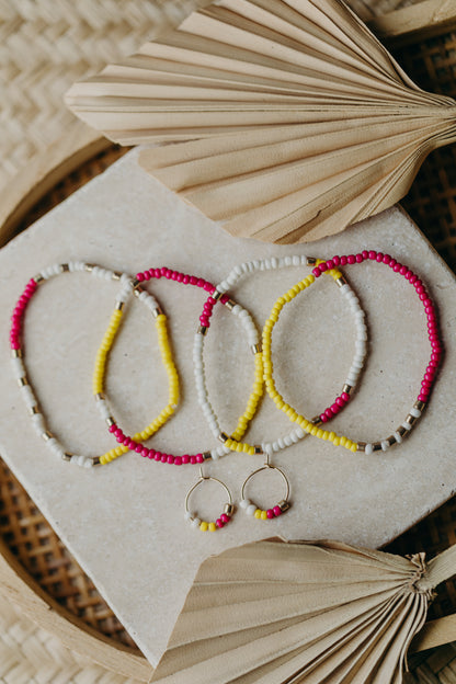 two-tone glass bead bracelet blue &amp;amp; cream