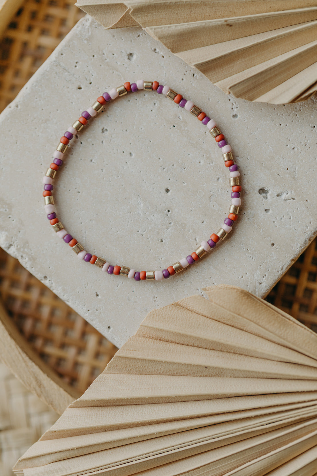 two-tone glass bead bracelet blue & cream
