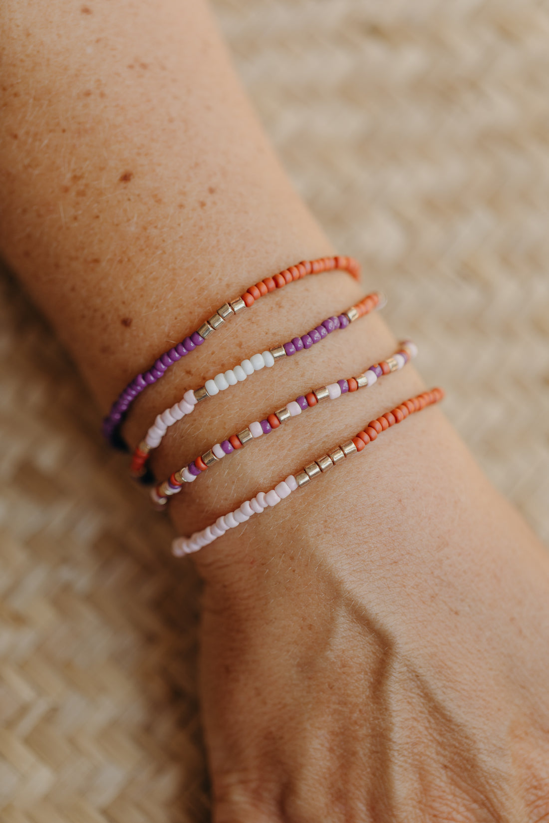 two-tone glass bead bracelet blue &amp;amp; cream