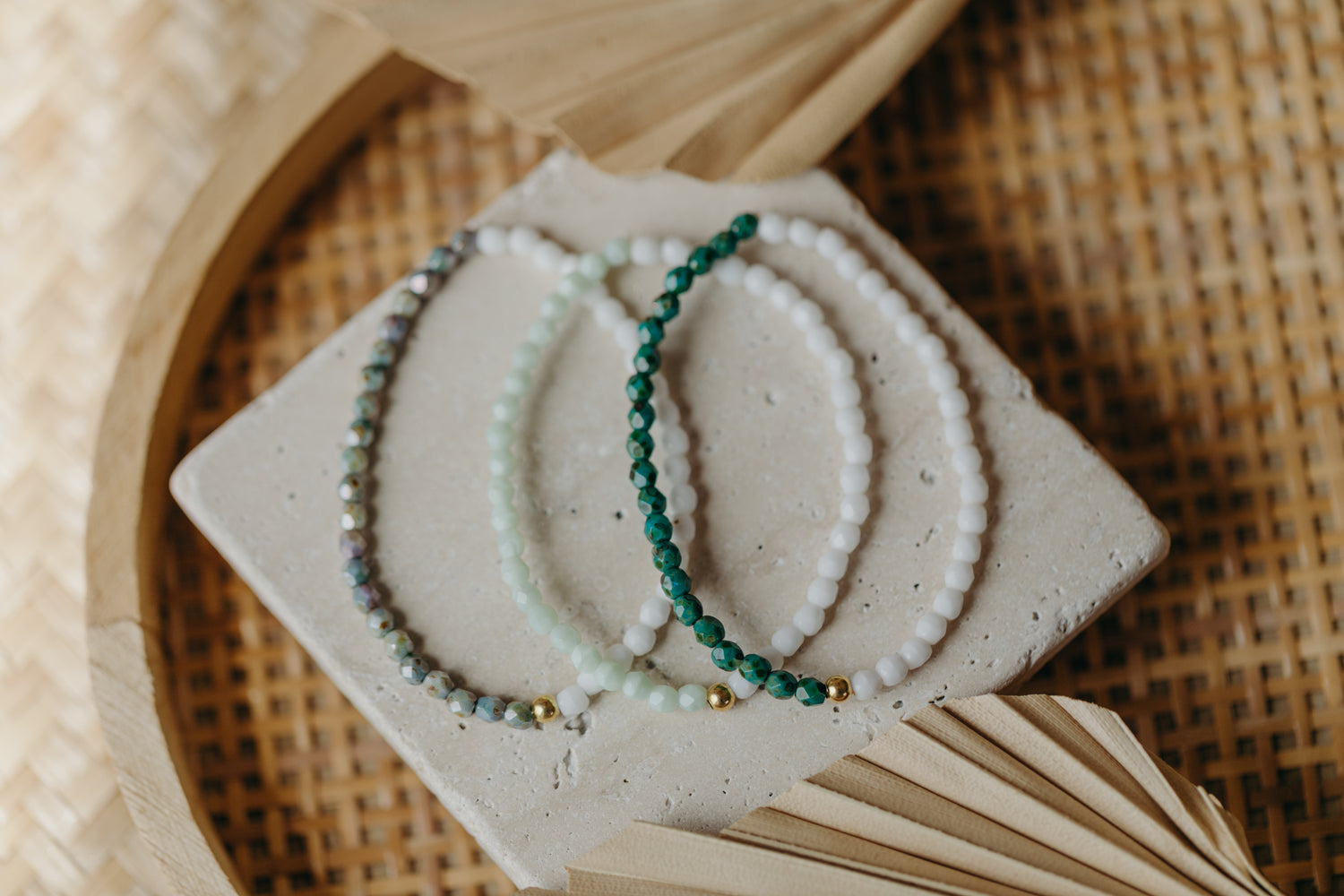 two-tone glass bead bracelet blue &amp;amp; cream