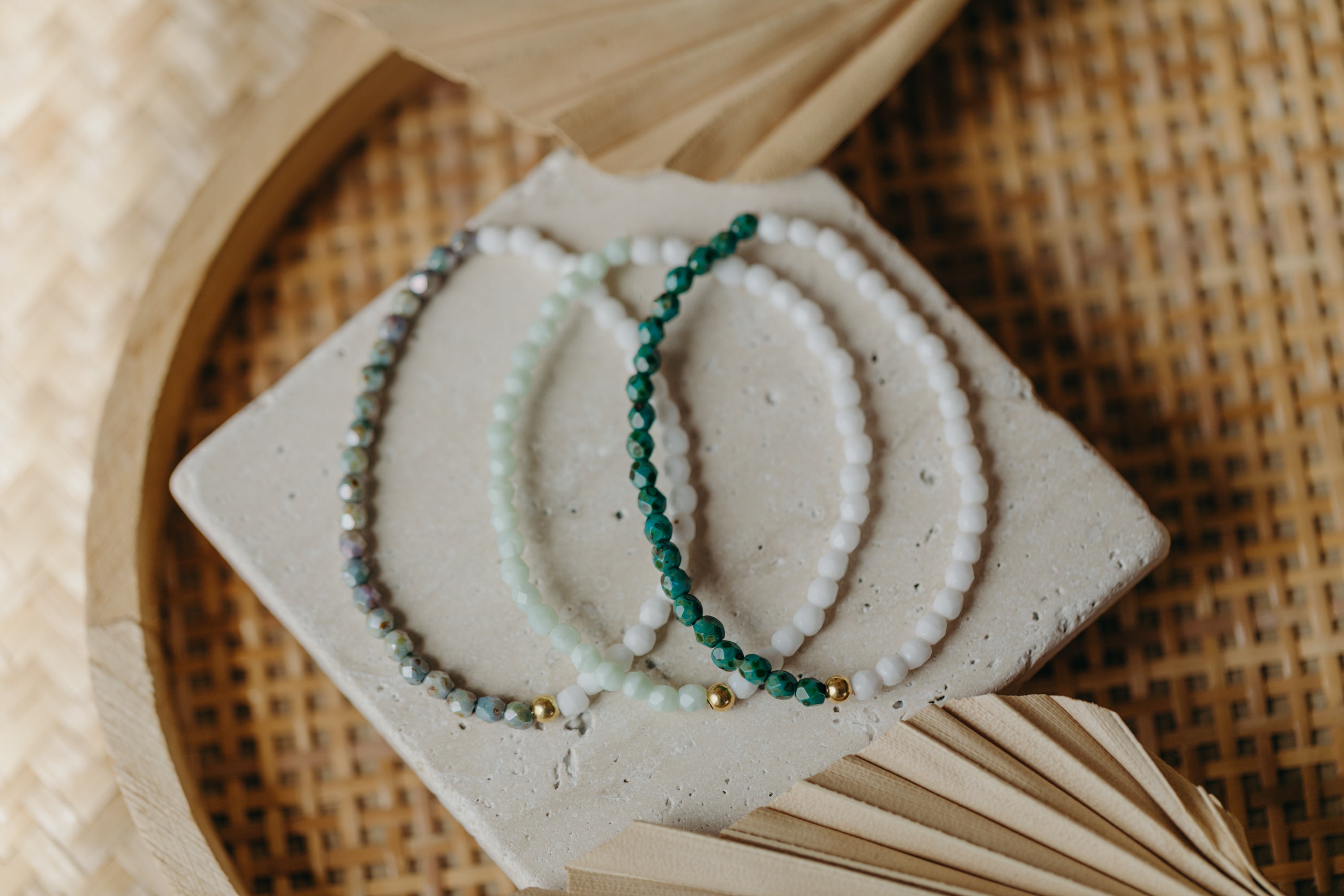 two-tone glass bead bracelet blue &amp;amp; cream