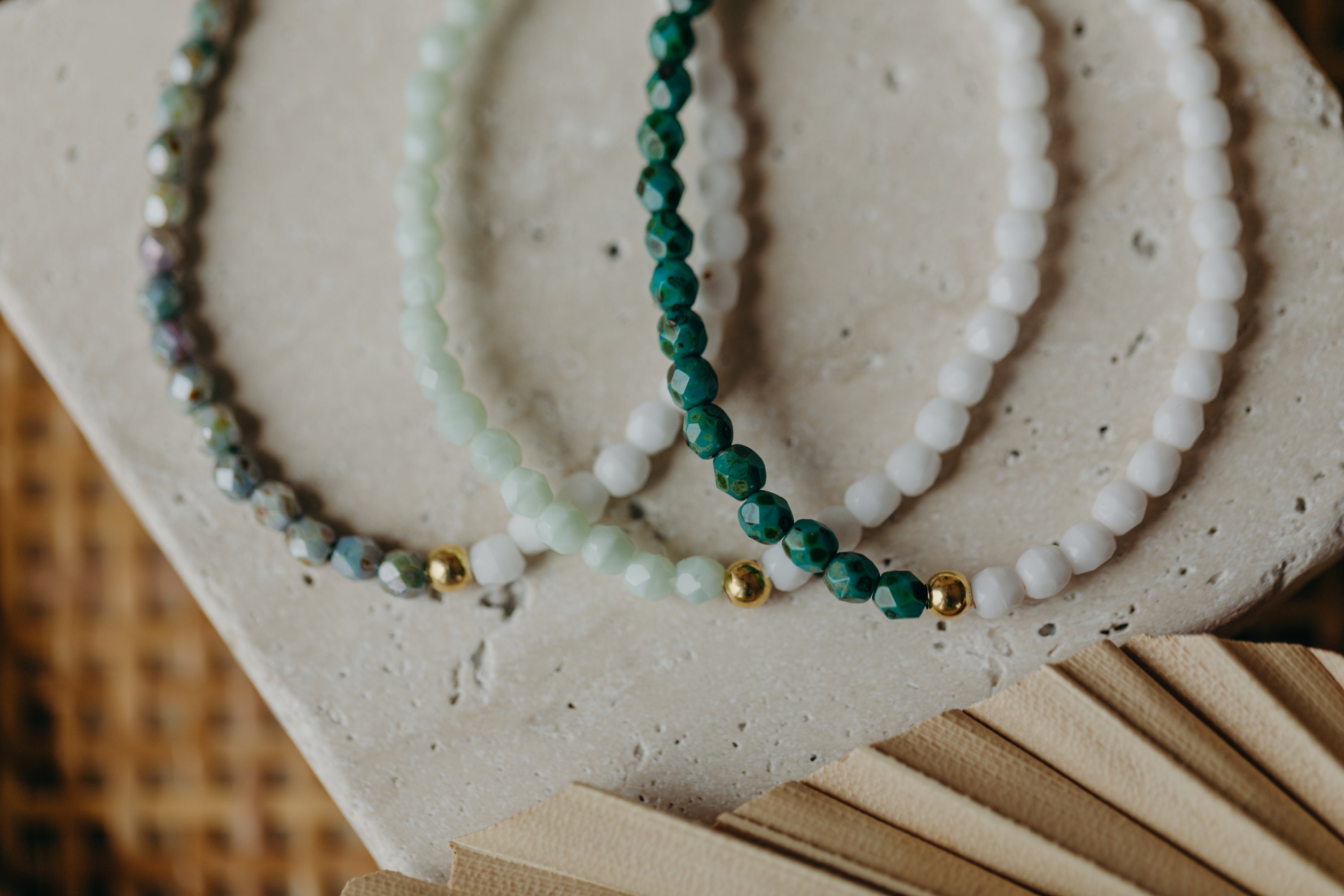 two-tone glass bead bracelet blue &amp;amp; cream