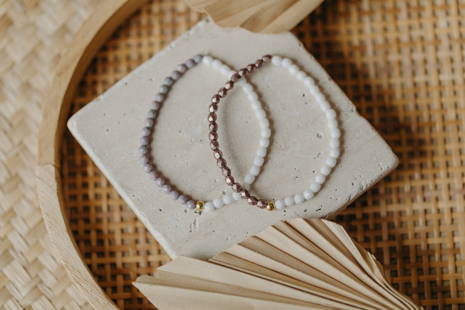 two-tone glass bead bracelet blue &amp;amp; cream
