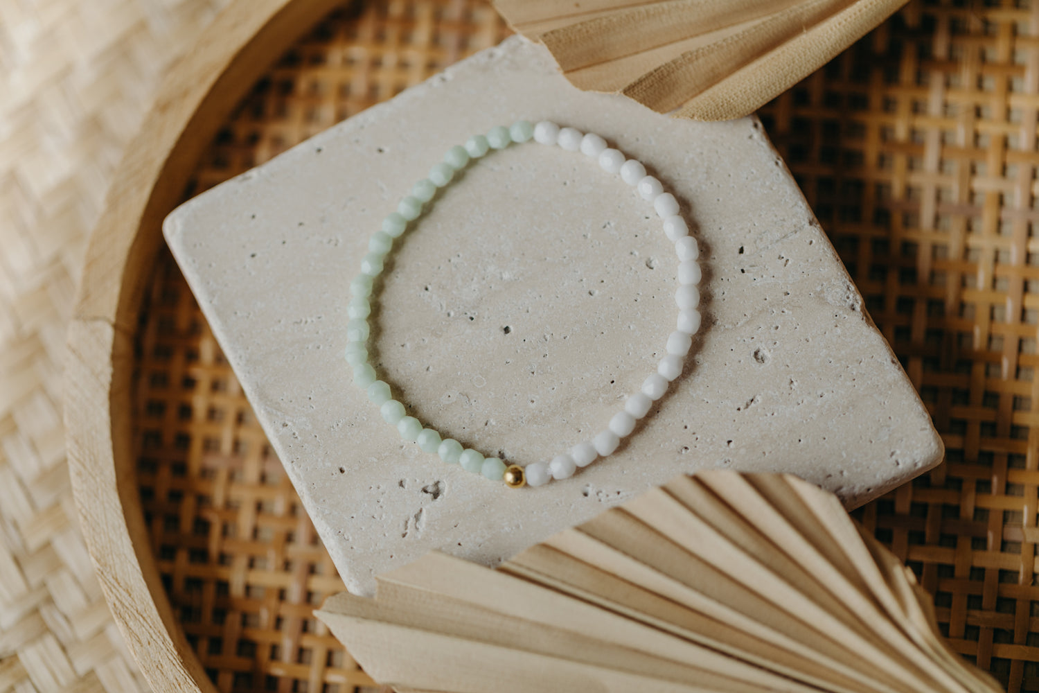 two-tone glass bead bracelet blue &amp;amp; cream