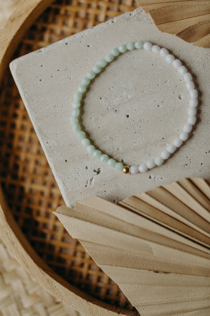 two-tone glass bead bracelet blue &amp;amp; cream